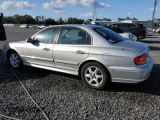 ✅ 2005 Hyundai Sonata GLS • VIN: KMHWF35HX5A167116 • Лот: 77256824. Опубликован ранее на Copart с пробегом 121 718 миль. Бесплатный доступ к архиву аукционных продаж из США и подробный отчёт об истории автомобиля на DreamBid. Изображение 2.