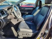 ✅ 2018 Toyota Highlander XLE • VIN: 5TDKZRFH9JS548187 • Lot: 87394365. Wystawiony na Copart z przebiegiem 69 203 mil. Bezpłatny archiwum sprzedaży aukcyjnych z USA i szczegółowy raport historii pojazdu na DreamBid. Zdjęcie 7.