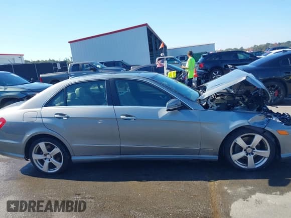 ✅ 2011 Mercedes-Benz E 350 Sport • VIN: WDDHF5GB3BA448497 • Lot: 43619878. Wystawiony na IAAI z przebiegiem 162 823 mil. Bezpłatny archiwum sprzedaży aukcyjnych z USA i szczegółowy raport historii pojazdu na DreamBid. Zdjęcie 13.
