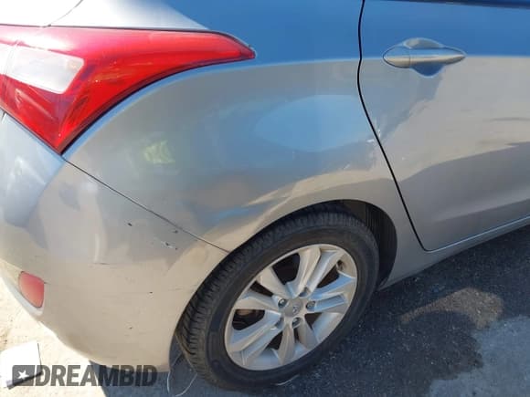 ✅ 2013 Hyundai Elantra • VIN: KMHD35LE3DU096794 • Lot: 43487547. Listed on IAAI with 136,071 mi. Free auction sales archive from the USA and detailed vehicle history report at DreamBid. Image 13.