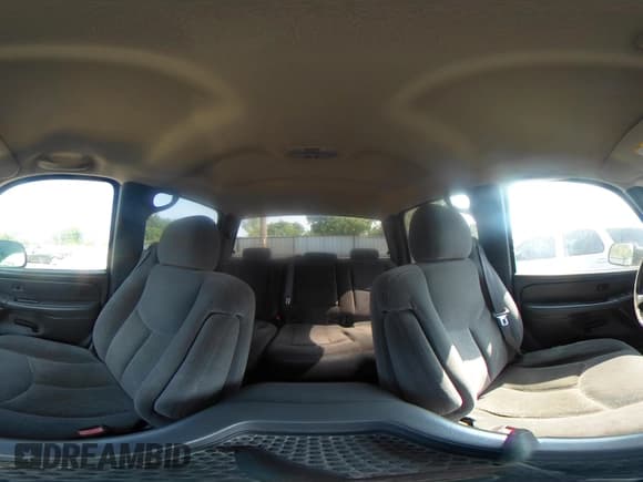 ✅ 2005 Chevrolet Silverado 2500HD LS • VIN: 1GCHK232X5F966561 • Lot: 42402828. Wystawiony na IAAI z przebiegiem 207 618 mil. Bezpłatny archiwum sprzedaży aukcyjnych z USA i szczegółowy raport historii pojazdu na DreamBid. Zdjęcie 18.