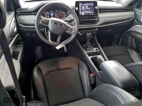 ✅ 2025 Jeep Compass Latitude • VIN: 3C4NJDBN6ST592822 • Lot: 94803335. Listed on Copart with 20,621 mi. Free auction sales archive from the USA and detailed vehicle history report at DreamBid. Image 8.