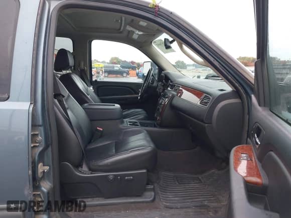 2009 Chevrolet Silverado 1500 LTZ z VIN 3GCEK33309G109526, wystawiony jako IAAI lot #43576692 z przebiegiem 154 427 mil mil oraz . Historia ofert i sprzedaży dostępna na DreamBid. Obrazek 5.