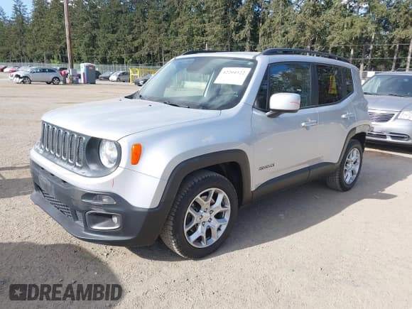 ✅ 2017 Jeep Renegade Altitude • VIN: ZACCJABB0HPF03399 • Lot: 42204522. Wystawiony na IAAI z przebiegiem 60 100 mil. Bezpłatny archiwum sprzedaży aukcyjnych z USA i szczegółowy raport historii pojazdu na DreamBid. Zdjęcie 18.