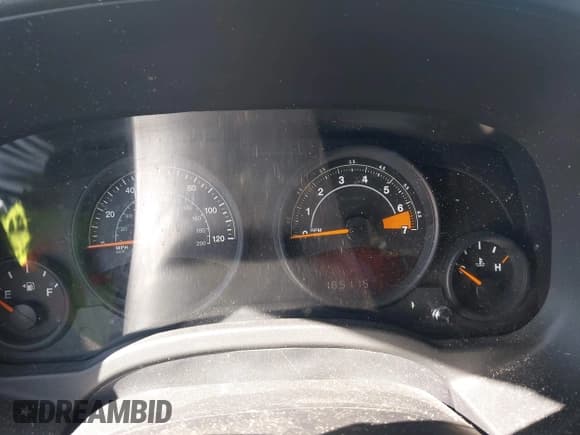 ✅ 2014 Jeep Patriot Latitude • VIN: 1C4NJRFB3ED821044 • Lot: 43503686. Listed on IAAI with 185,115 mi. Free auction sales archive from the USA and detailed vehicle history report at DreamBid. Image 7.