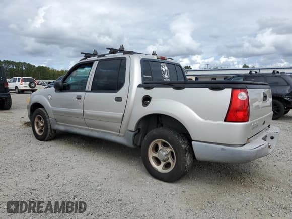 ✅ 2005 Ford Explorer Sport Trac XLS • VIN: 1FMZU67K45UA65564 • Lot: 82281315. Wystawiony na Copart z przebiegiem 263 633 mil. Bezpłatny archiwum sprzedaży aukcyjnych z USA i szczegółowy raport historii pojazdu na DreamBid. Zdjęcie 2.