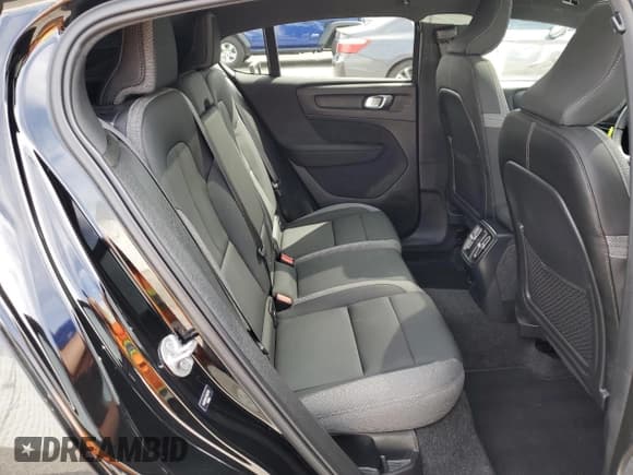 ✅ 2023 Volvo C40 Core • VIN: YV4ED3GK7P2033172 • Лот: 48246714. Опубликован ранее на Copart с пробегом 19 285 миль. Бесплатный доступ к архиву аукционных продаж из США и подробный отчёт об истории автомобиля на DreamBid. Изображение 10.