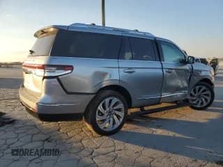 ✅ 2024 Lincoln Navigator Reserve • VIN: 5LMJJ2LG6REL14735 • Lot: 93188915. Wystawiony na Copart z przebiegiem 8 035 mil. Bezpłatny archiwum sprzedaży aukcyjnych z USA i szczegółowy raport historii pojazdu na DreamBid. Zdjęcie 3.
