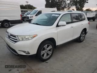 ✅ 2013 Toyota Highlander Limited • VIN: 5TDYK3EH6DS110647 • Лот: 91200115. Опубликован ранее на Copart с пробегом 109 455 миль. Бесплатный доступ к архиву аукционных продаж из США и подробный отчёт об истории автомобиля на DreamBid. Изображение 1.