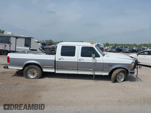 ✅ 1997 Ford F-250 • VIN: 1FTHW25F7VEA10948 • Лот: 41922444. Опубликован ранее на IAAI с пробегом 264 374 миль. Бесплатный доступ к архиву аукционных продаж из США и подробный отчёт об истории автомобиля на DreamBid. Изображение 13.