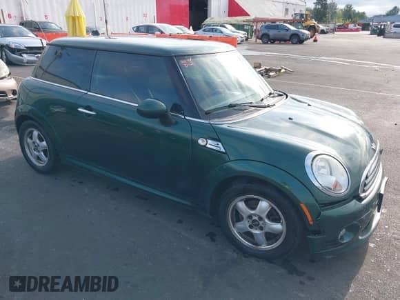 2011 MINI Hardtop with VIN WMWSU3C58BT091720, listed as a IAAI auction lot 42875190 with 60,918 mi miles and . Bid and sale history available at DreamBid. Image 1.