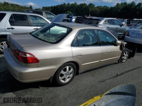 ✅ 2000 Honda Accord SE • VIN: 1HGCG6698YA087462 • Lot: 80246255. Listed on Copart with Not provided. Free auction sales archive from the USA and detailed vehicle history report at DreamBid. Image 3.