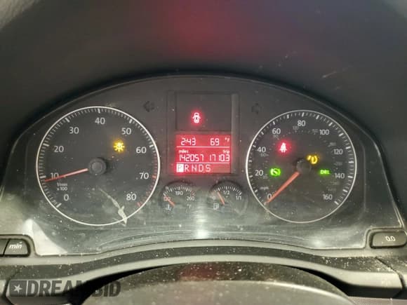 ✅ 2009 Volkswagen Jetta S • VIN: 3VWJZ71K99M010312 • Лот: 84917885. Опубликован ранее на Copart с пробегом 142 057 миль. Бесплатный доступ к архиву аукционных продаж из США и подробный отчёт об истории автомобиля на DreamBid. Изображение 9.