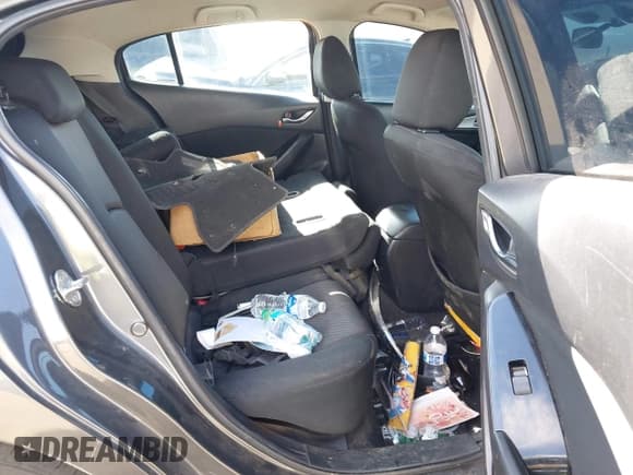 ✅ 2017 Mazda 3 Sport • VIN: 3MZBN1K76HM101415 • Lot: 42012311. Wystawiony na IAAI z przebiegiem 222 246 mil. Bezpłatny archiwum sprzedaży aukcyjnych z USA i szczegółowy raport historii pojazdu na DreamBid. Zdjęcie 8.