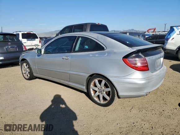 ✅ 2002 Mercedes-Benz C 230/260/280/320 • VIN: WDBRN47J12A288749 • Lot: 42052655. Wystawiony na Copart z przebiegiem 229 188 mil. Bezpłatny archiwum sprzedaży aukcyjnych z USA i szczegółowy raport historii pojazdu na DreamBid. Zdjęcie 2.