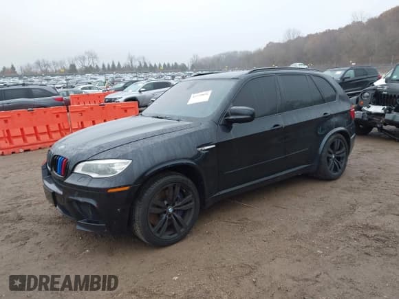 ✅ 2013 BMW X5 M • VIN: 5YMGY0C56DLL15623 • Лот: 43739056. Опубликован ранее на IAAI с пробегом 119 465 миль. Бесплатный доступ к архиву аукционных продаж из США и подробный отчёт об истории автомобиля на DreamBid. Изображение 2.