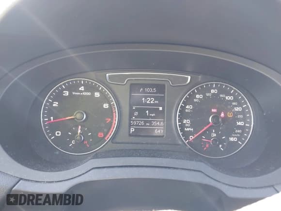 ✅ 2018 Audi Q3 Premium • VIN: WA1ECCFS7JR002472 • Lot: 43434394. Wystawiony na IAAI z przebiegiem 59 726 mil. Bezpłatny archiwum sprzedaży aukcyjnych z USA i szczegółowy raport historii pojazdu na DreamBid. Zdjęcie 7.