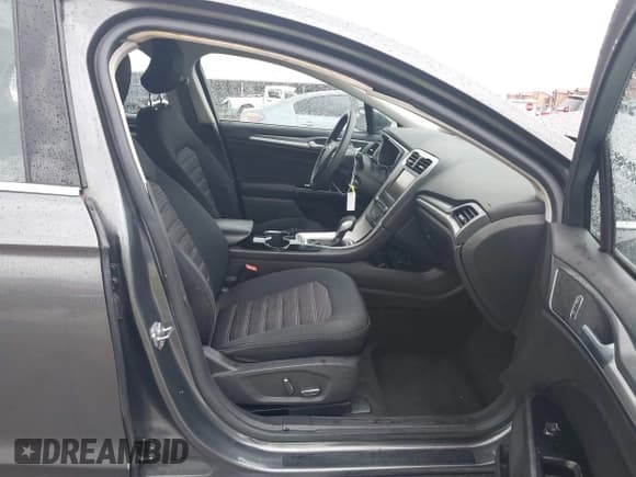 ✅ 2016 Ford Fusion SE • VIN: 3FA6P0H79GR102999 • Lot: 43743664. Listed on IAAI with 132,534 mi. Free auction sales archive from the USA and detailed vehicle history report at DreamBid. Image 5.