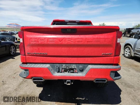 ✅ 2020 Chevrolet Silverado 1500 RST • VIN: 1GCUYEED6LZ231293 • Лот: 68972715. Опубликован ранее на Copart с пробегом 129 190 миль. Бесплатный доступ к архиву аукционных продаж из США и подробный отчёт об истории автомобиля на DreamBid. Изображение 6.