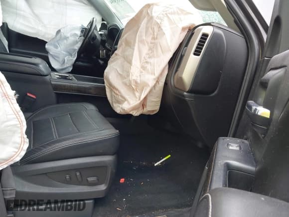 ✅ 2016 GMC Sierra 1500 Denali • VIN: 3GTP1PEC3GG190647 • Lot: 41933094. Listed on IAAI with 161,125 mi. Free auction sales archive from the USA and detailed vehicle history report at DreamBid. Image 5.