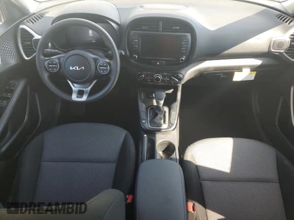 ✅ 2024 Kia Soul LX • VIN: KNDJ23AU3R7227723 • Лот: 87385775. Опубликован ранее на Copart с пробегом 18 939 миль. Бесплатный доступ к архиву аукционных продаж из США и подробный отчёт об истории автомобиля на DreamBid. Изображение 8.