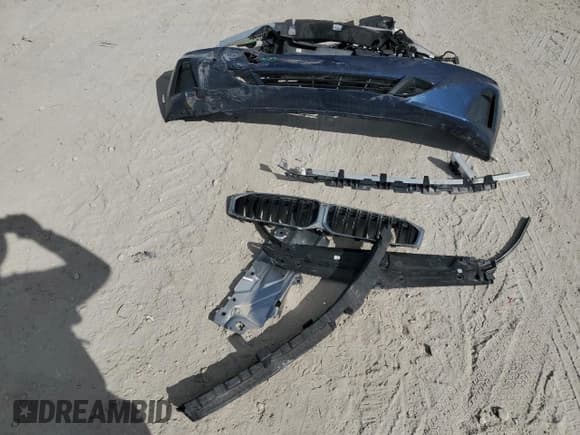 ✅ 2024 BMW 3 Series 330i • VIN: 3MW69FF00R8E42206 • Lot: 87426235. Listed on Copart with 31,445 mi. Free auction sales archive from the USA and detailed vehicle history report at DreamBid. Image 12.