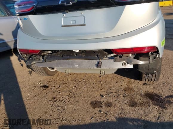 ✅ 2023 Chevrolet Bolt EV 1LT • VIN: 1G1FW6S08P4117605 • Lot: 41354801. Wystawiony na IAAI z przebiegiem 20 094 mil. Bezpłatny archiwum sprzedaży aukcyjnych z USA i szczegółowy raport historii pojazdu na DreamBid. Zdjęcie 6.