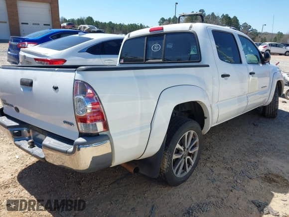 ✅ 2013 Toyota Tacoma • VIN: 5TFJX4CN5DX030249 • Лот: 41810560. Опубликован ранее на IAAI с пробегом 177 680 миль. Бесплатный доступ к архиву аукционных продаж из США и подробный отчёт об истории автомобиля на DreamBid. Изображение 4.