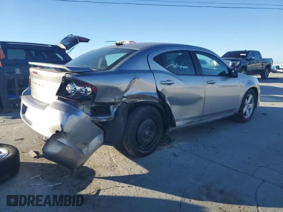 ✅ 2013 Dodge Avenger SE • VIN: 1C3CDZAB4DN625553 • Лот: 80549274. Опубликован ранее на Copart с пробегом 86 656 миль. Бесплатный доступ к архиву аукционных продаж из США и подробный отчёт об истории автомобиля на DreamBid. Изображение 3.