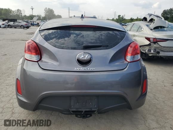 ✅ 2015 Hyundai Veloster • VIN: KMHTC6AD8FU229709 • Lot: 68139724. Wystawiony na Copart z przebiegiem 105 765 mil. Bezpłatny archiwum sprzedaży aukcyjnych z USA i szczegółowy raport historii pojazdu na DreamBid. Zdjęcie 6.