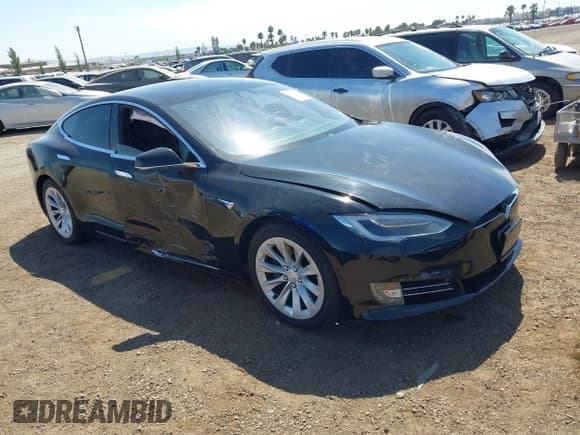 ✅ 2016 Tesla Model S 90D • VIN: 5YJSA1E21GF177111 • Lot: 40026667. Listed on IAAI with 92,097 mi. Free auction sales archive from the USA and detailed vehicle history report at DreamBid. Image 1.