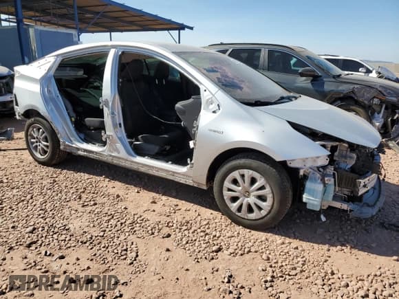 ✅ 2019 Toyota Prius XLE • VIN: JTDKARFU6K3090826 • Lot: 90493425. Listed on Copart with 51,280 mi. Free auction sales archive from the USA and detailed vehicle history report at DreamBid. Image 4.