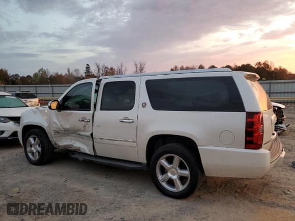 ✅ 2010 Chevrolet Suburban LTZ • VIN: 1GNUCKE09AR245753 • Lot: 78517074. Wystawiony na Copart z przebiegiem 242 196 mil. Bezpłatny archiwum sprzedaży aukcyjnych z USA i szczegółowy raport historii pojazdu na DreamBid. Zdjęcie 2.