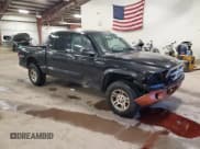 ✅ 2004 Dodge Dakota SLT • VIN: 1D7HG48N74S718148 • Lot: 77600084. Wystawiony na Copart z przebiegiem 242 858 mil. Bezpłatny archiwum sprzedaży aukcyjnych z USA i szczegółowy raport historii pojazdu na DreamBid. Zdjęcie 4.