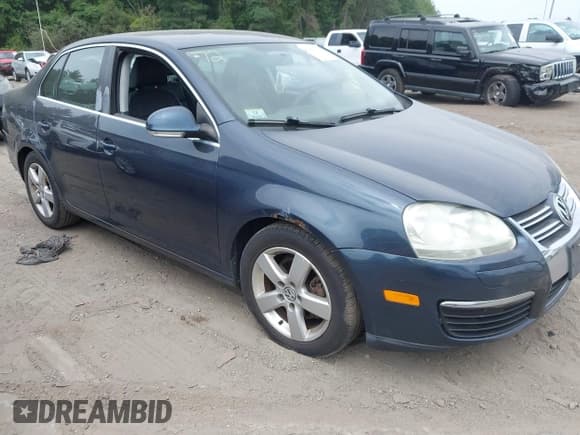 ✅ 2009 Volkswagen Jetta SE • VIN: 3VWRZ71KX9M038848 • Lot: 42849315. Listed on IAAI with 192,921 mi. Free auction sales archive from the USA and detailed vehicle history report at DreamBid. Image 1.