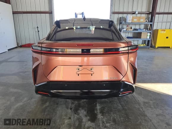 ✅ 2024 Lexus RZ 300e Premium • VIN: JTJABABB3RA003420 • Lot: 70887984. Listed on Copart with 446 mi. Free auction sales archive from the USA and detailed vehicle history report at DreamBid. Image 6.