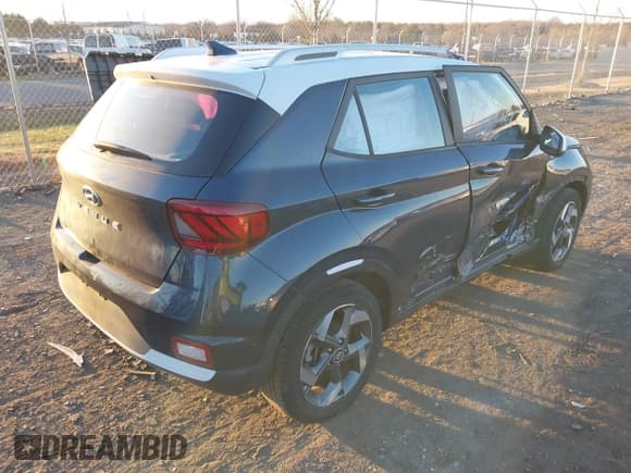 ✅ 2022 Hyundai Venue Limited • VIN: KMHRC8A36NU169568 • Lot: 41046480. Listed on IAAI with 281,967 mi. Free auction sales archive from the USA and detailed vehicle history report at DreamBid. Image 4.