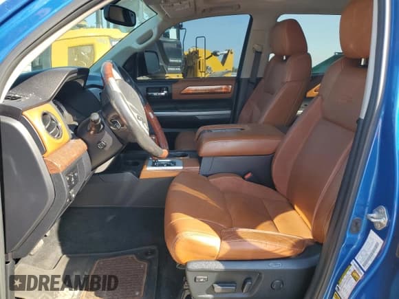 ✅ 2017 Toyota Tundra Platinum • VIN: 5TFAW5F11HX661099 • Lot: 81077935. Listed on Copart with 80,333 mi. Free auction sales archive from the USA and detailed vehicle history report at DreamBid. Image 7.