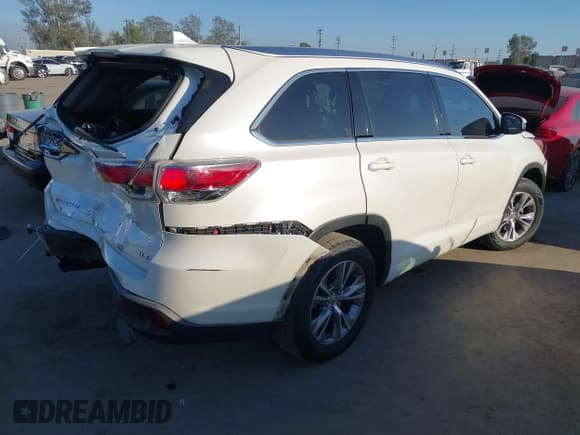 ✅ 2014 Toyota Highlander XLE • VIN: 5TDKKRFH5ES016431 • Лот: 43526723. Опубликован ранее на IAAI с пробегом 151 977 миль. Бесплатный доступ к архиву аукционных продаж из США и подробный отчёт об истории автомобиля на DreamBid. Изображение 4.