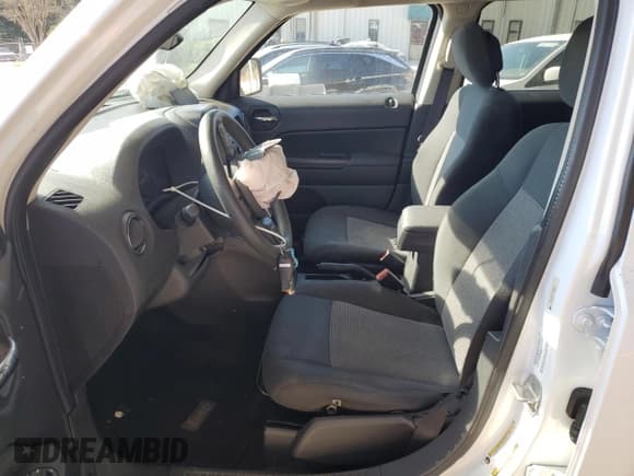 ✅ 2014 Jeep Patriot Sport • VIN: 1C4NJPBA3ED505631 • Lot: 80144235. Listed on Copart with Not provided. Free auction sales archive from the USA and detailed vehicle history report at DreamBid. Image 7.