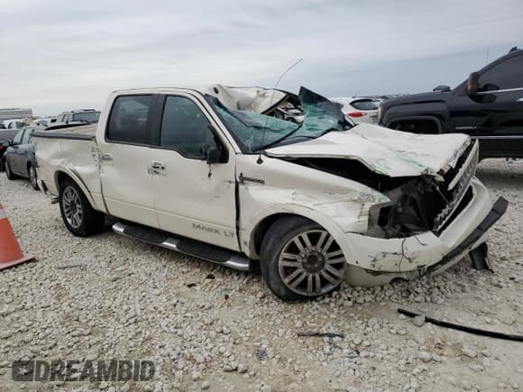 ✅ 2008 Lincoln Mark LT • VIN: 5LTPW18588FJ02171 • Лот: 42236675. Опубликован ранее на Copart с пробегом 135 165 миль. Бесплатный доступ к архиву аукционных продаж из США и подробный отчёт об истории автомобиля на DreamBid. Изображение 4.