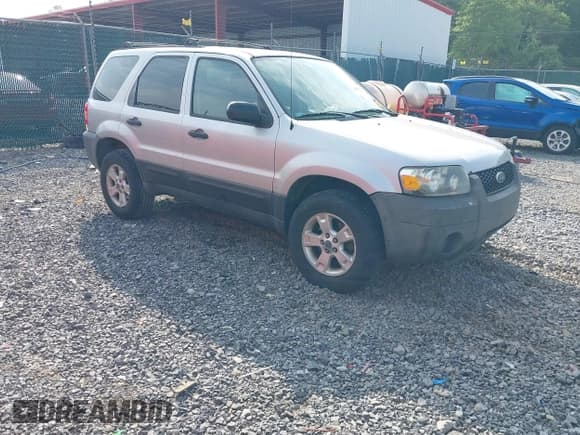 ✅ 2005 Ford Escape XLT • VIN: 1FMCU93125KA25998 • Lot: 42413196. Listed on IAAI with 192,490 mi. Free auction sales archive from the USA and detailed vehicle history report at DreamBid. Image 1.