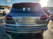 ✅ 2017 Porsche Cayenne GTS • VIN: WP1AD2A22HLA83167 • Lot: 92231845. Wystawiony na Copart z przebiegiem 116 913 mil. Bezpłatny archiwum sprzedaży aukcyjnych z USA i szczegółowy raport historii pojazdu na DreamBid. Zdjęcie 6.