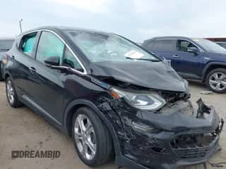 2017 Chevrolet Bolt EV LT z VIN 1G1FW6S09H4133698, wystawiony jako IAAI lot #42826654 z przebiegiem 89 963 mil mil oraz . Historia ofert i sprzedaży dostępna na DreamBid. Obrazek 1.