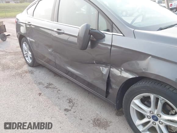 ✅ 2018 Ford Fusion SE • VIN: 3FA6P0H71JR270532 • Лот: 43126845. Опубликован ранее на IAAI с пробегом 132 488 миль. Бесплатный доступ к архиву аукционных продаж из США и подробный отчёт об истории автомобиля на DreamBid. Изображение 6.