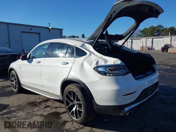 ✅ 2023 Mercedes-Benz GLC 43 AMG • VIN: W1N0J6EB8PG150734 • Лот: 43662903. Опубликован ранее на IAAI с пробегом 9 048 миль. Бесплатный доступ к архиву аукционных продаж из США и подробный отчёт об истории автомобиля на DreamBid. Изображение 3.