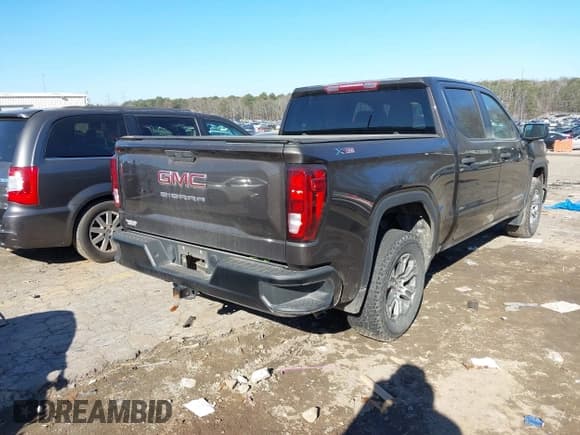 ✅ 2021 GMC Sierra 1500 • VIN: 3GTU9AEF2MG293010 • Lot: 41292323. Wystawiony na IAAI z przebiegiem 71 776 mil. Bezpłatny archiwum sprzedaży aukcyjnych z USA i szczegółowy raport historii pojazdu na DreamBid. Zdjęcie 4.