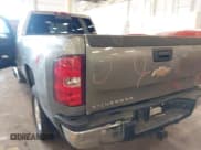 ✅ 2008 Chevrolet Silverado 2500HD 1LT • VIN: 1GCHK29698E176379 • Lot: 41808600. Wystawiony na IAAI z przebiegiem 182 610 mil. Bezpłatny archiwum sprzedaży aukcyjnych z USA i szczegółowy raport historii pojazdu na DreamBid. Zdjęcie 21.