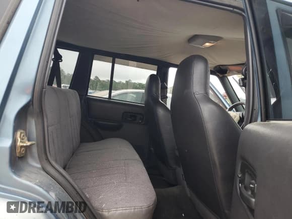 ✅ 1999 Jeep Cherokee Sport • VIN: 1J4FT68S9XL552299 • Лот: 58045135. Опубликован ранее на Copart с пробегом Не указан. Бесплатный доступ к архиву аукционных продаж из США и подробный отчёт об истории автомобиля на DreamBid. Изображение 10.