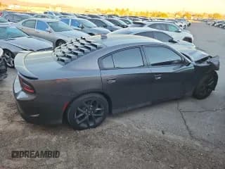 ✅ 2022 Dodge Charger R/T • VIN: 2C3CDXCTXNH203338 • Lot: 90147095. Wystawiony na Copart z przebiegiem 22 989 mil. Bezpłatny archiwum sprzedaży aukcyjnych z USA i szczegółowy raport historii pojazdu na DreamBid. Zdjęcie 3.